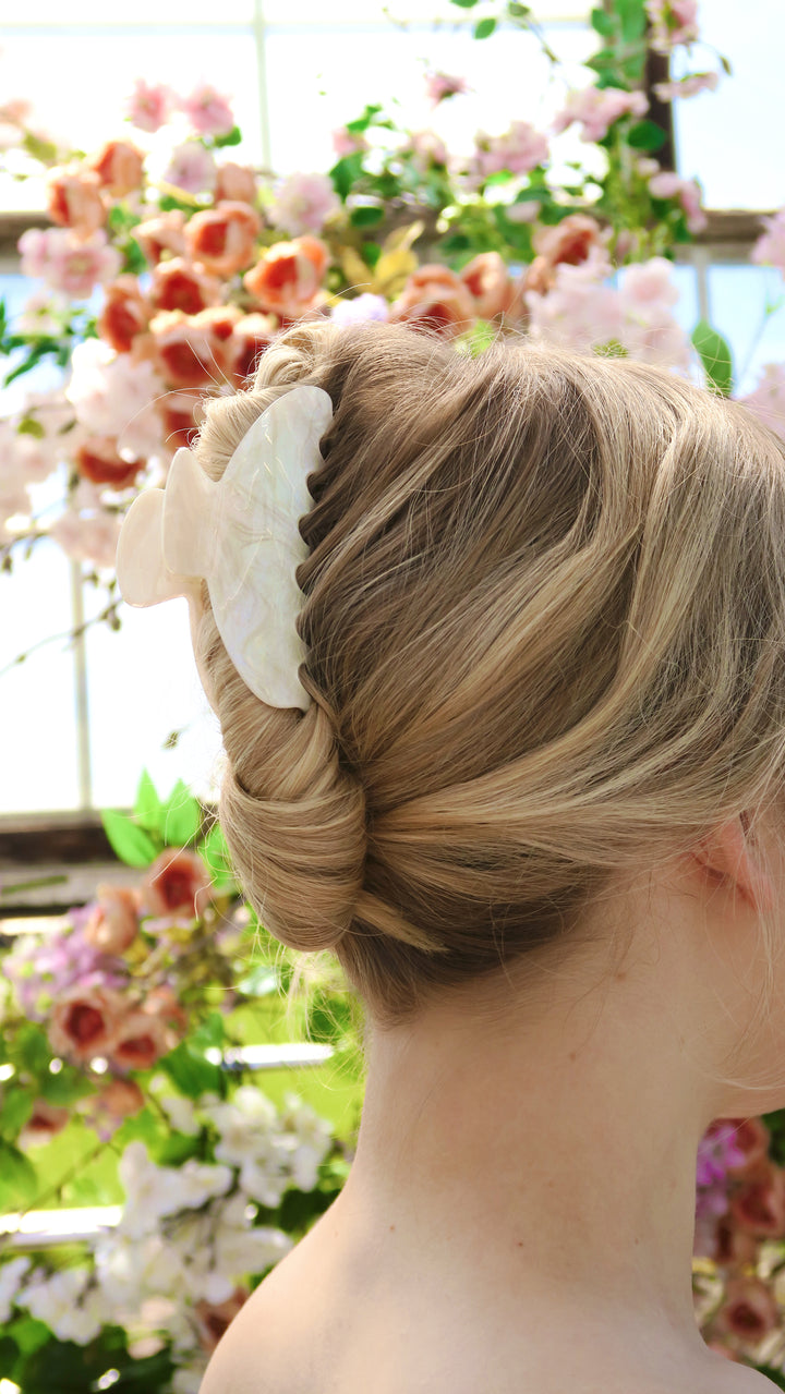 ROUNDED CLAW CLIP - WHITE CRUSH