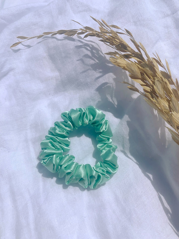 SEA FOAM - Silk Skinny Scrunchie