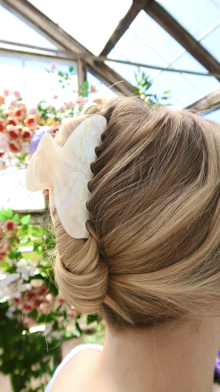 ROUNDED CLAW CLIP - WHITE CRUSH