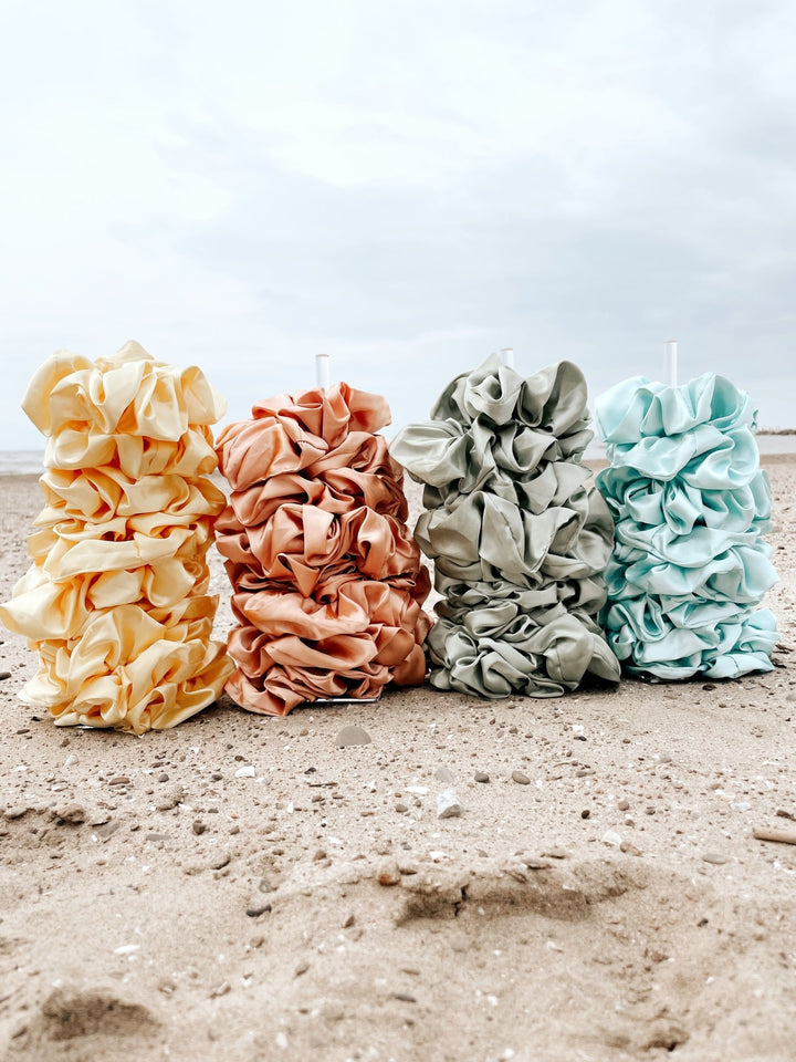 ACYRLIC SCRUNCHIE STAND - Beyond Scrunchies