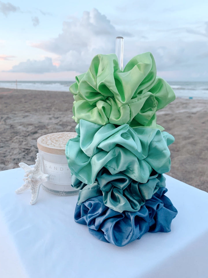 ACYRLIC SCRUNCHIE STAND - Beyond Scrunchies