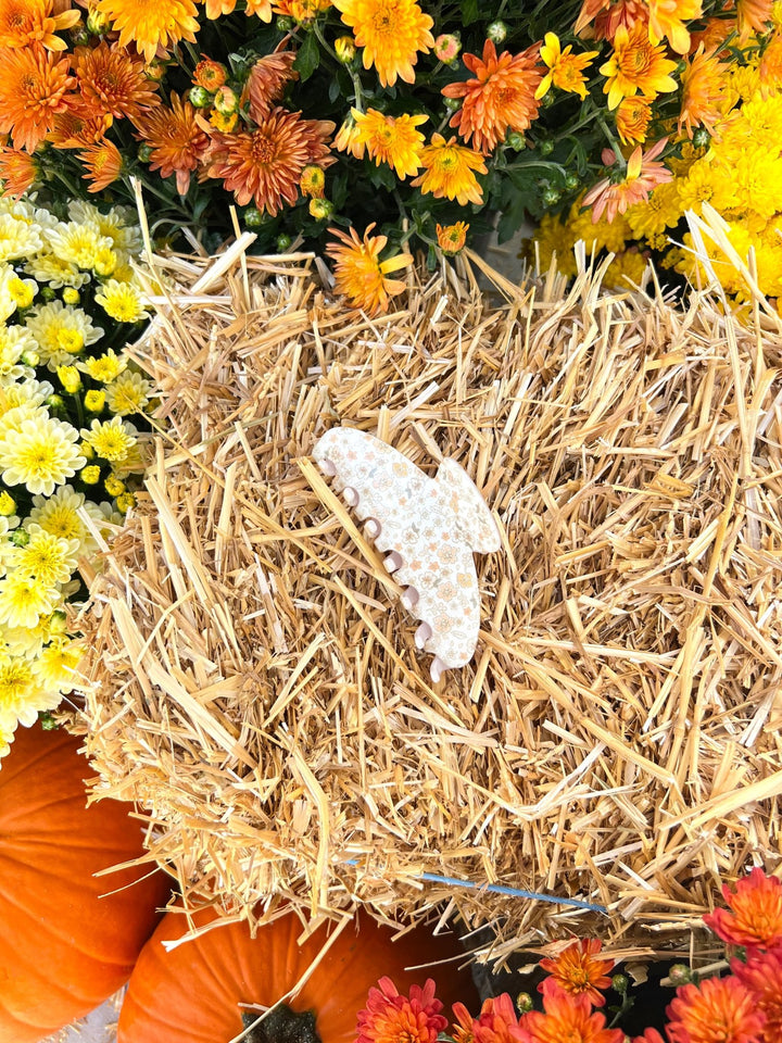 ROUNDED CLAW CLIP - WHITE FLORALS - Beyond Scrunchies