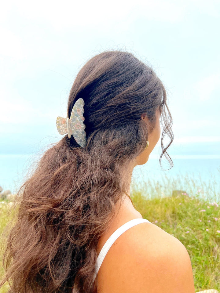 ROUNDED PRINTED CLAW CLIP - GREEN FLORAL - Beyond Scrunchies