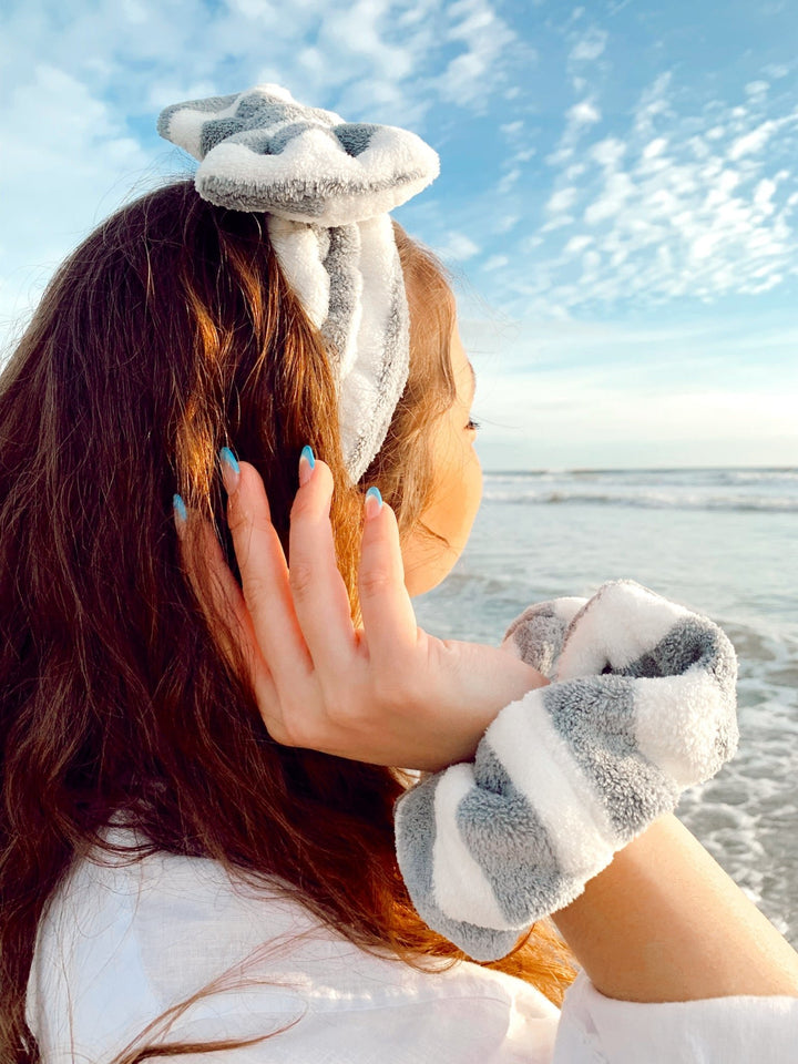 SET OF MICROFIBER TOWEL SCRUNCHIE & HEADBAND SET - Gray & White - Beyond Scrunchies