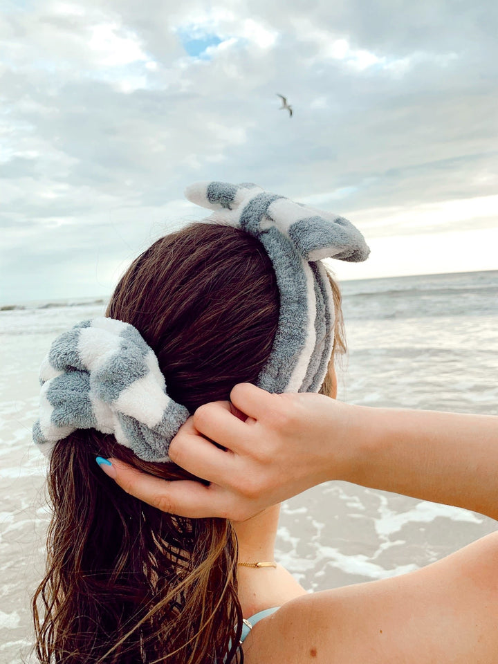 SET OF MICROFIBER TOWEL SCRUNCHIE & HEADBAND SET - Gray & White - Beyond Scrunchies
