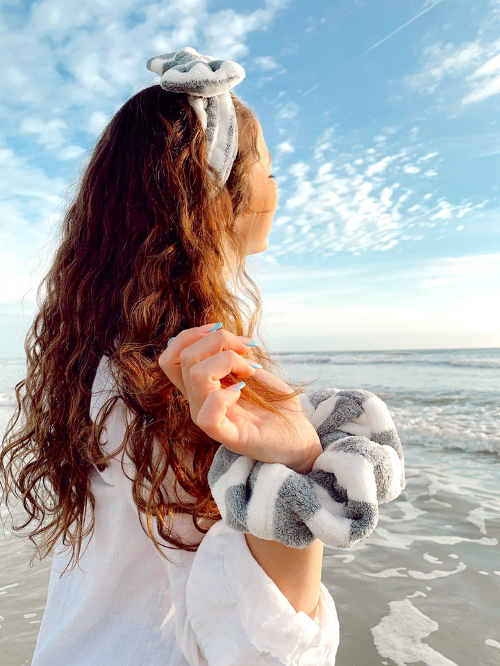 SET OF MICROFIBER TOWEL SCRUNCHIE & HEADBAND SET - Gray & White - Beyond Scrunchies