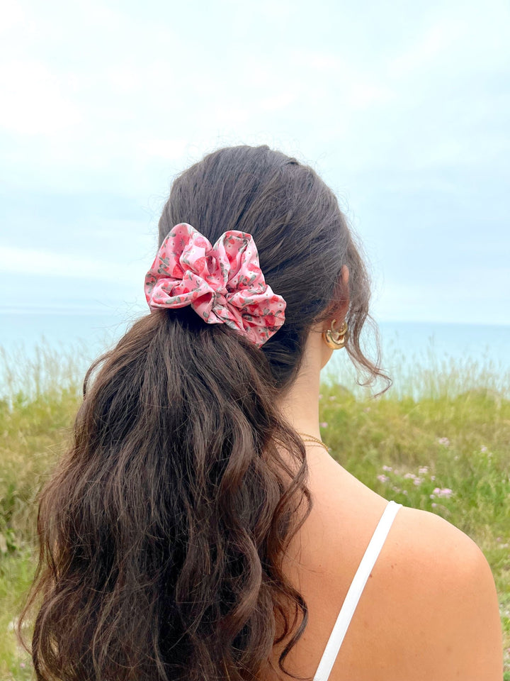 STRAWBERRY LOVER - Printed Silk Scrunchie - Beyond Scrunchies
