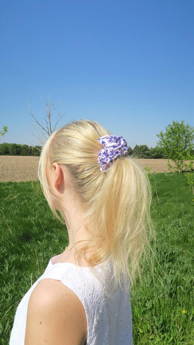 LAVENDER BLOOM - Printed Silk Scrunchie