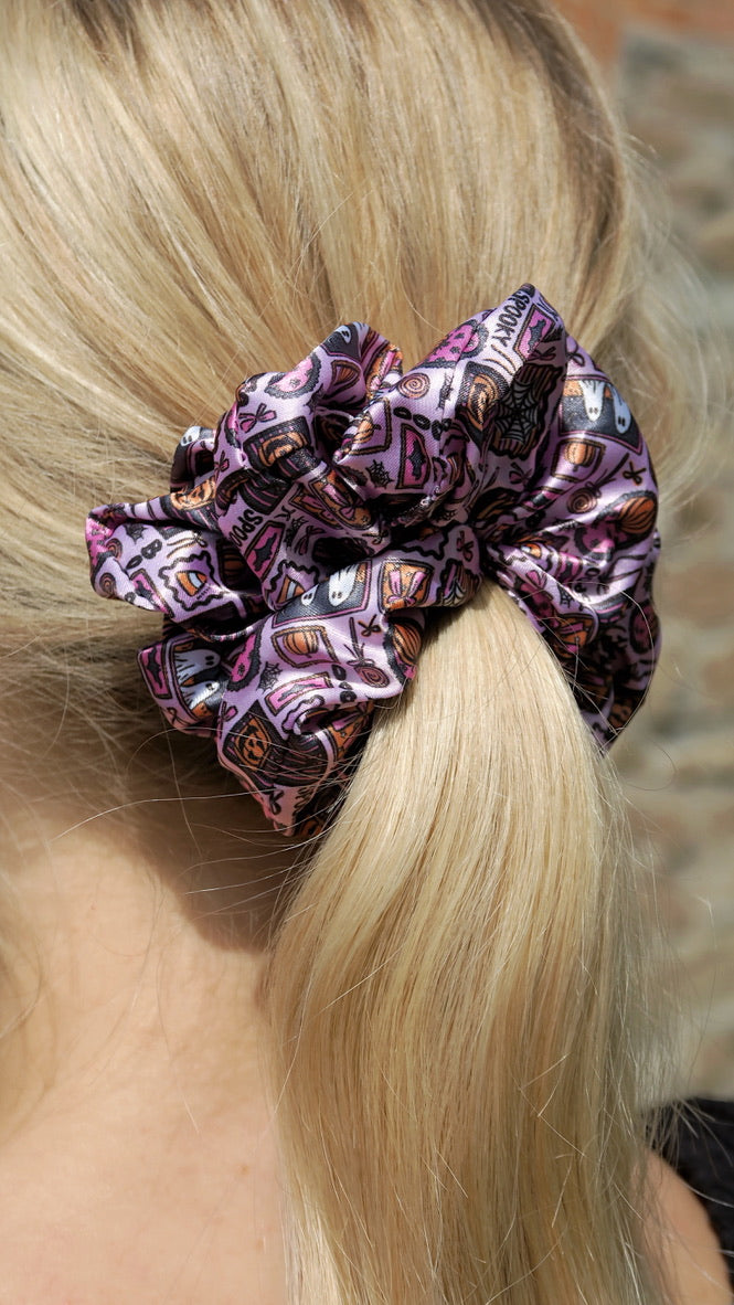 SPOOKY DOODLES - Printed Silk Scrunchie
