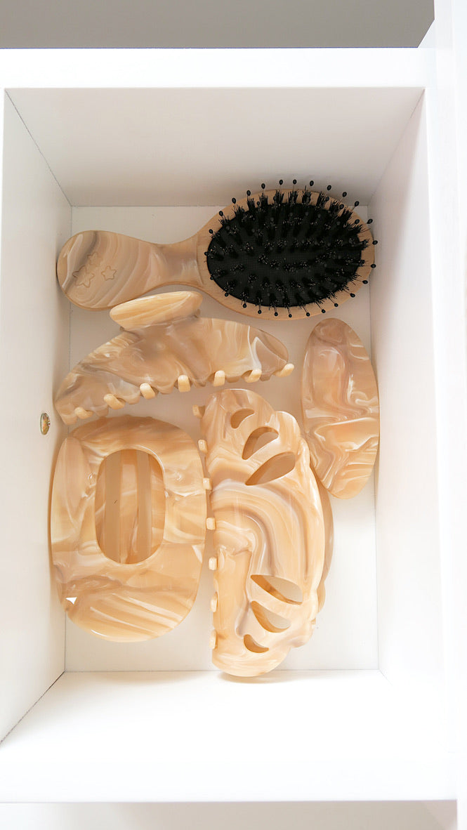 ROUNDED CLAW CLIP - BEIGE CHIFFON