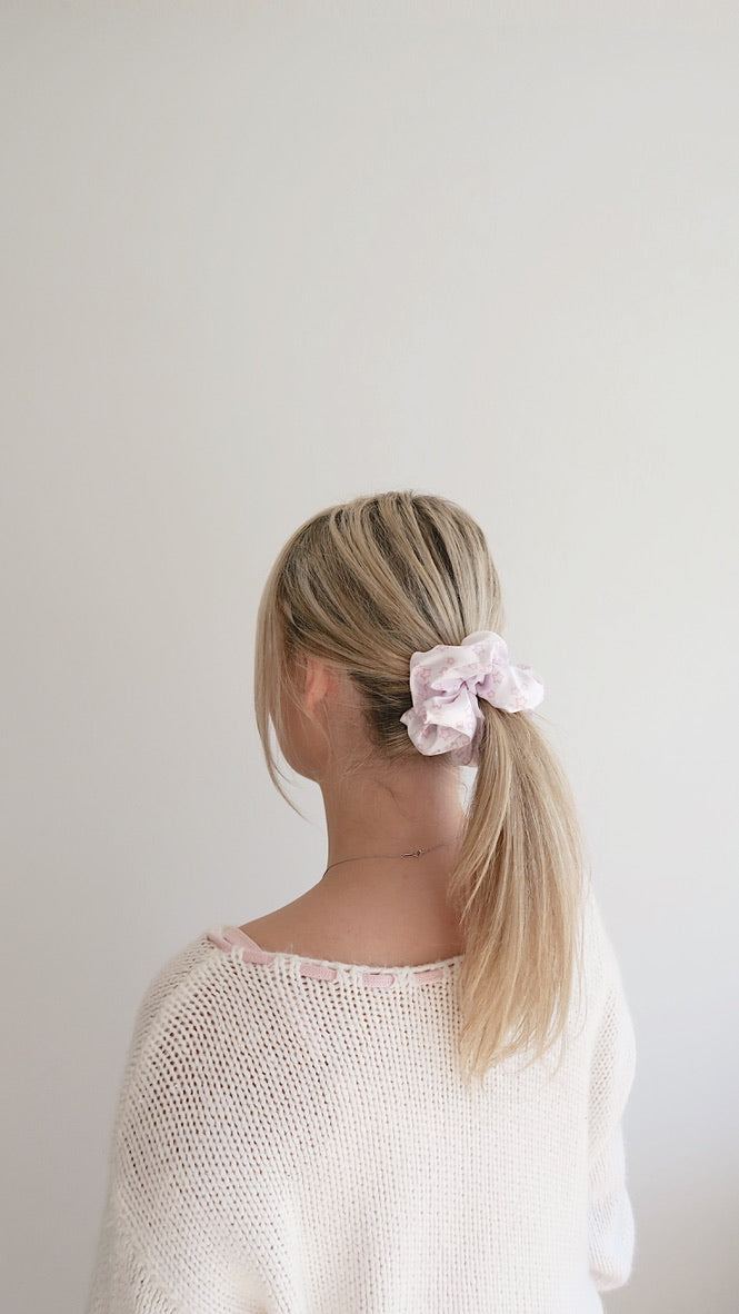 BEYOND BIRTHDAY WHITE - Printed Silk Scrunchie