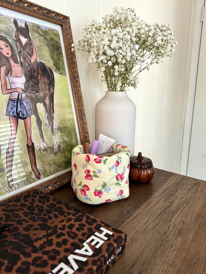 SMALL PUFF BUCKET ORGANIZER - YELLOW STRAWBERRY