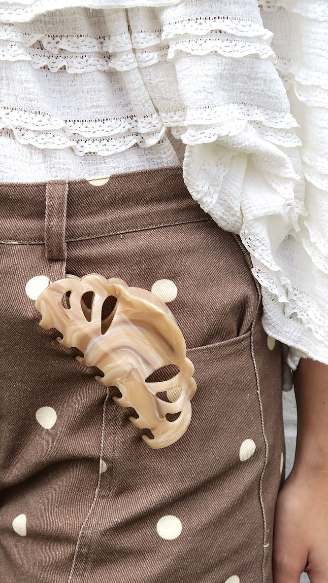 HEIRLOOM CLIP - BEIGE CHIFFON