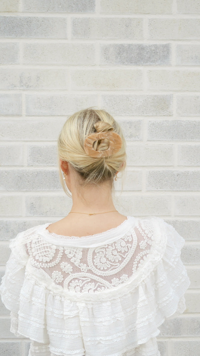 FLAT CLAW CLIP - BEIGE CHIFFON