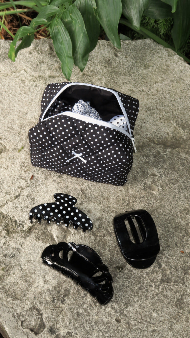 ROUNDED CLAW CLIP - BLACK POLKADOT