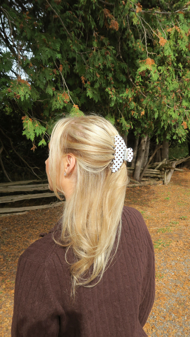 ROUNDED CLAW CLIP - BLUE POLKADOT