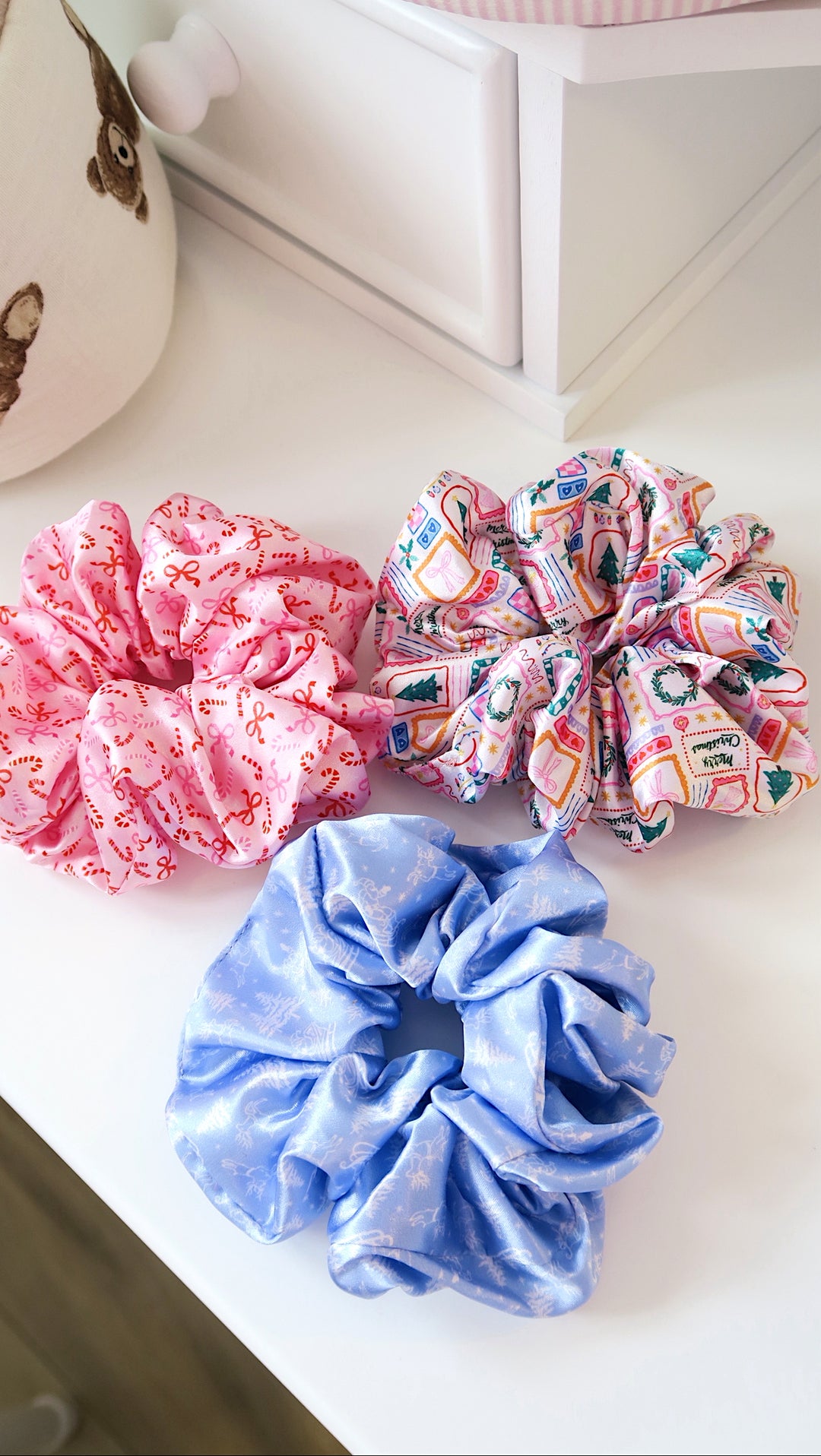 PASTEL NOEL - Printed Silk Scrunchie