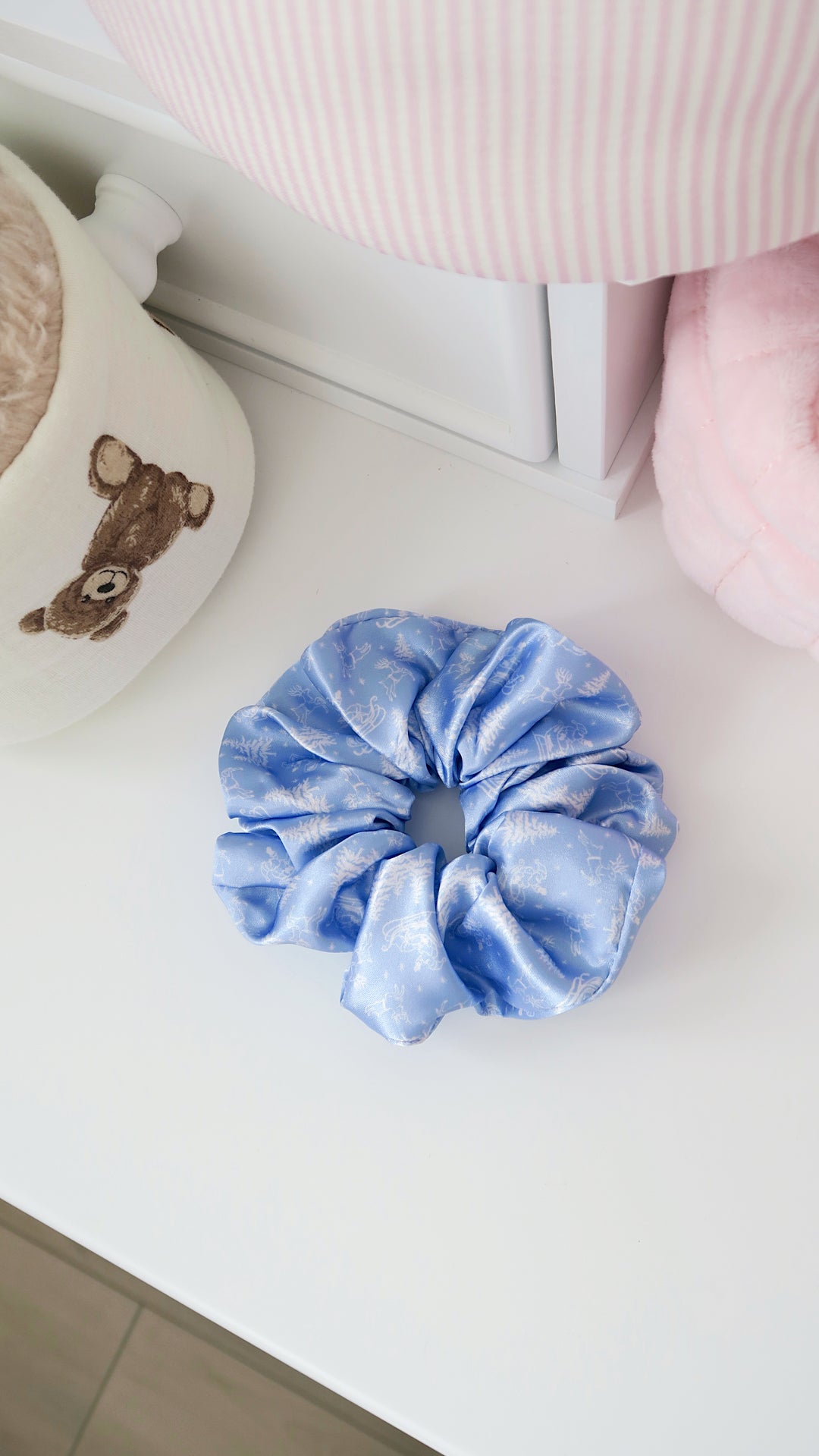 WINTER WONDERLAND - Printed Silk Scrunchie