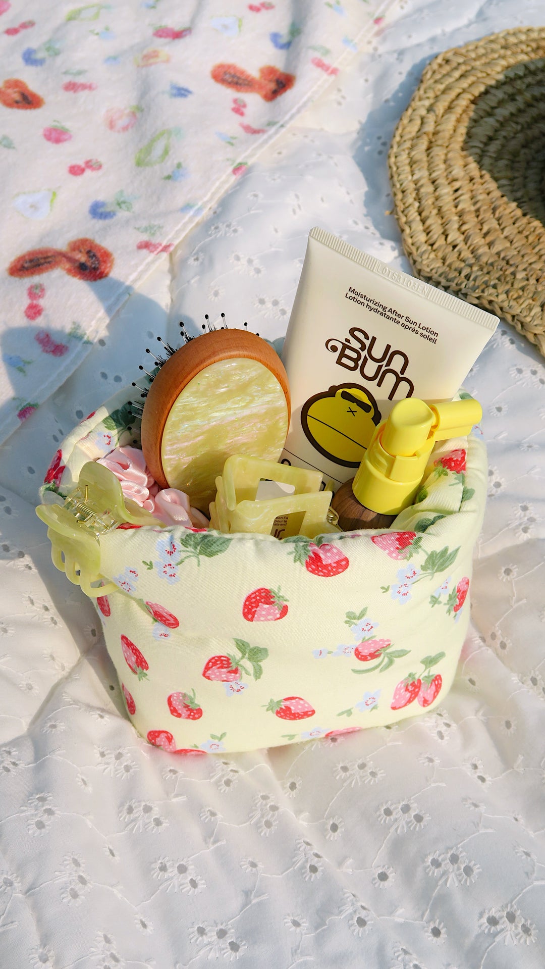 SMALL PUFF BUCKET ORGANIZER - YELLOW STRAWBERRY