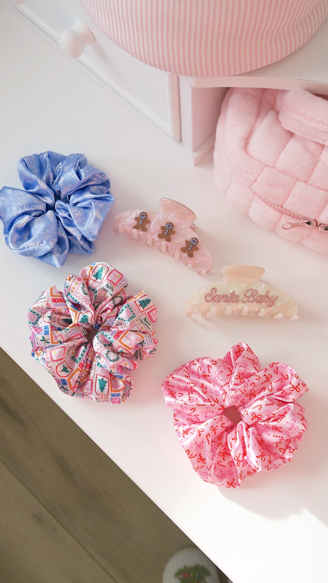 PASTEL NOEL - Printed Silk Scrunchie
