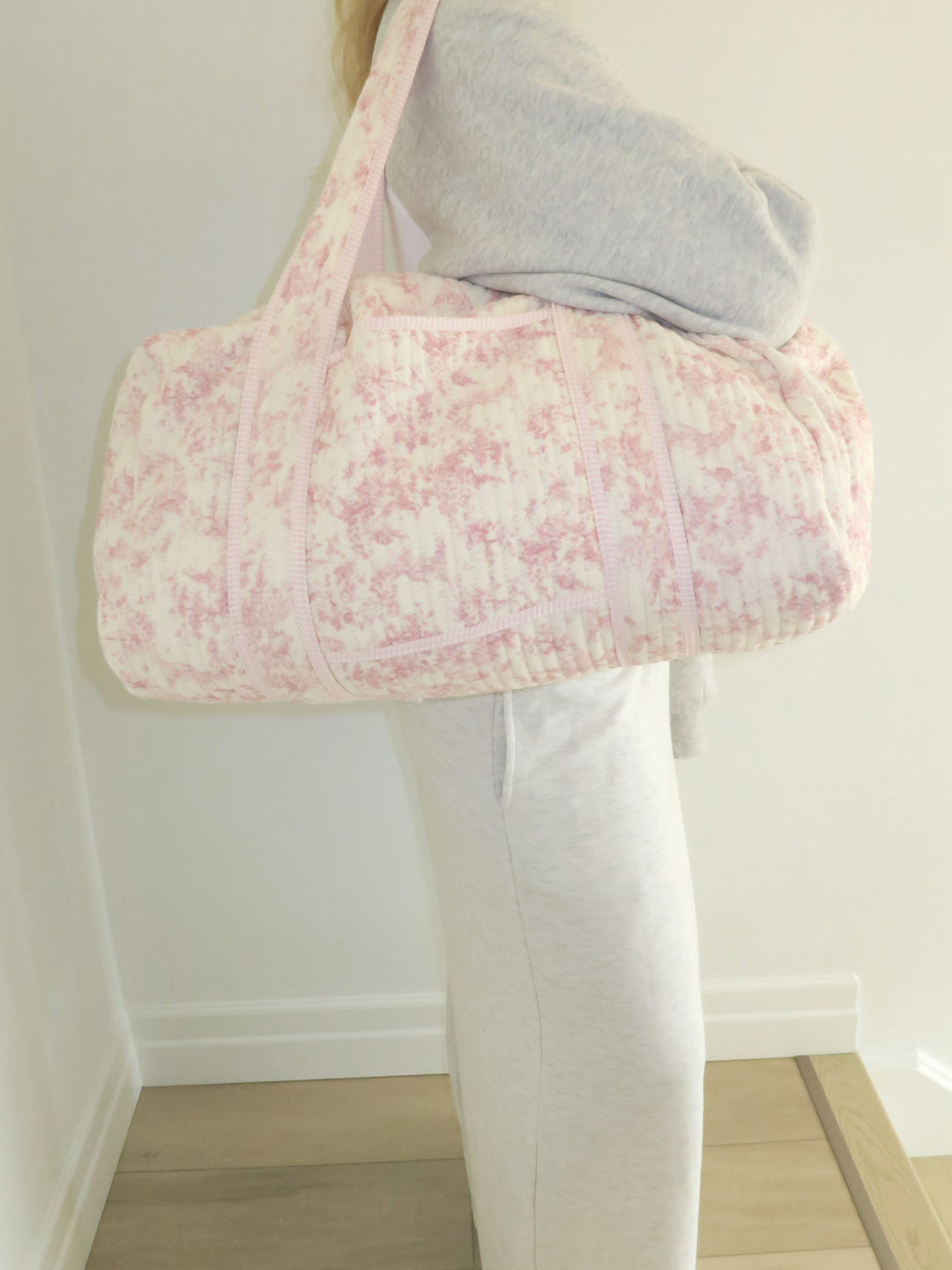 QUILTED WEEKEND DUFFEL BAG - PINK TOILE