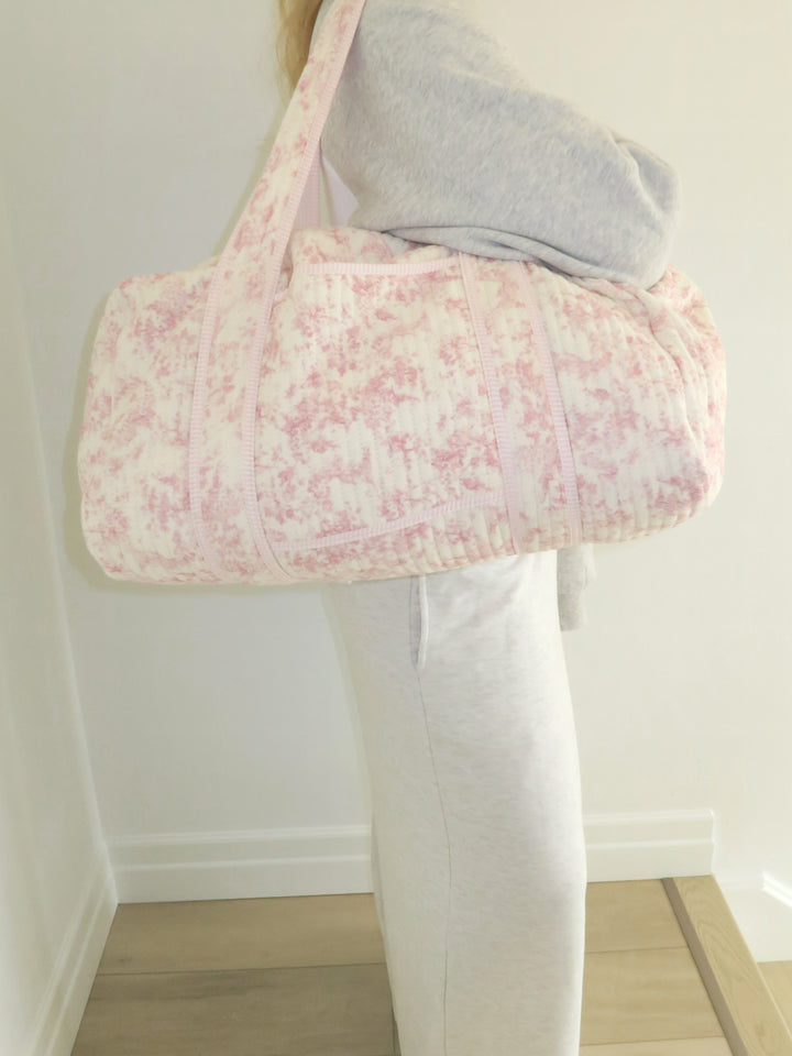 QUILTED WEEKEND DUFFEL BAG - PINK TOILE