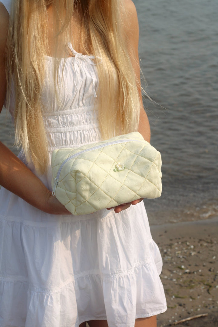 MEDIUM QUILTED MAKEUP BAG - YELLOW HEARTS - Beyond Scrunchies