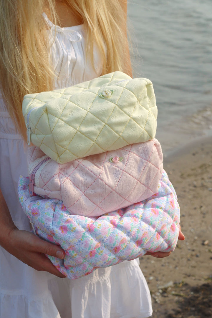 MEDIUM QUILTED MAKEUP BAG - YELLOW HEARTS - Beyond Scrunchies