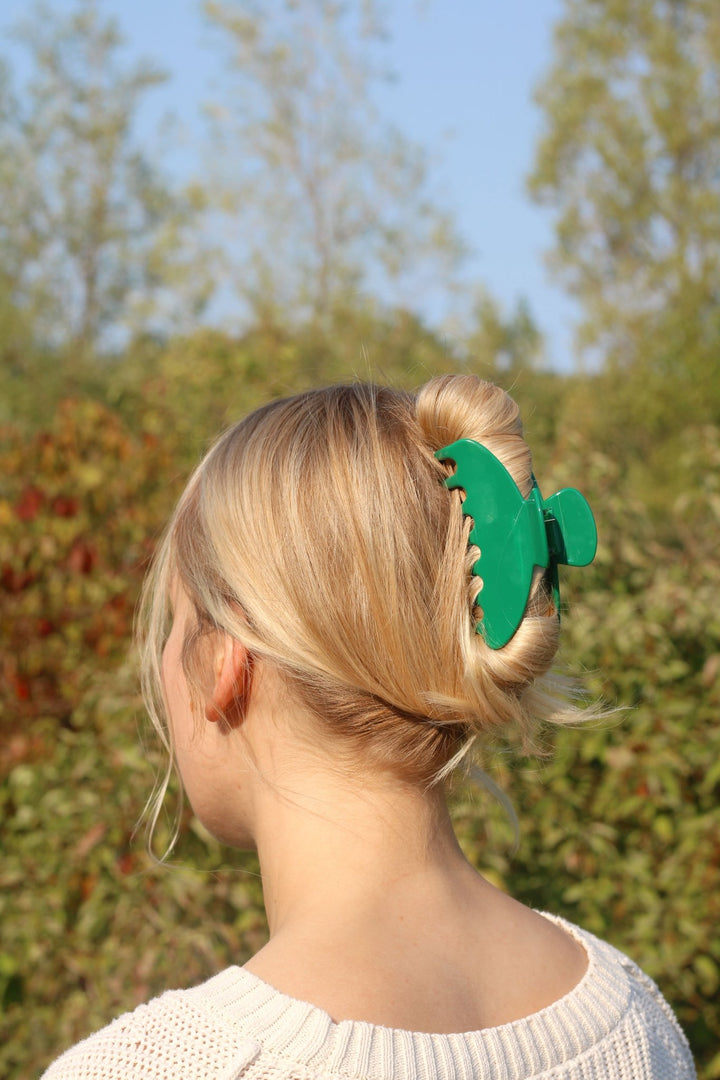 ROUNDED CLAW CLIP - KELLY GREEN - Beyond Scrunchies