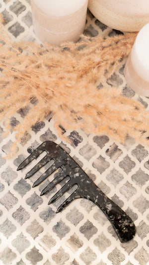 LUXURY DETANGLING COMB - Black - Beyond Scrunchies