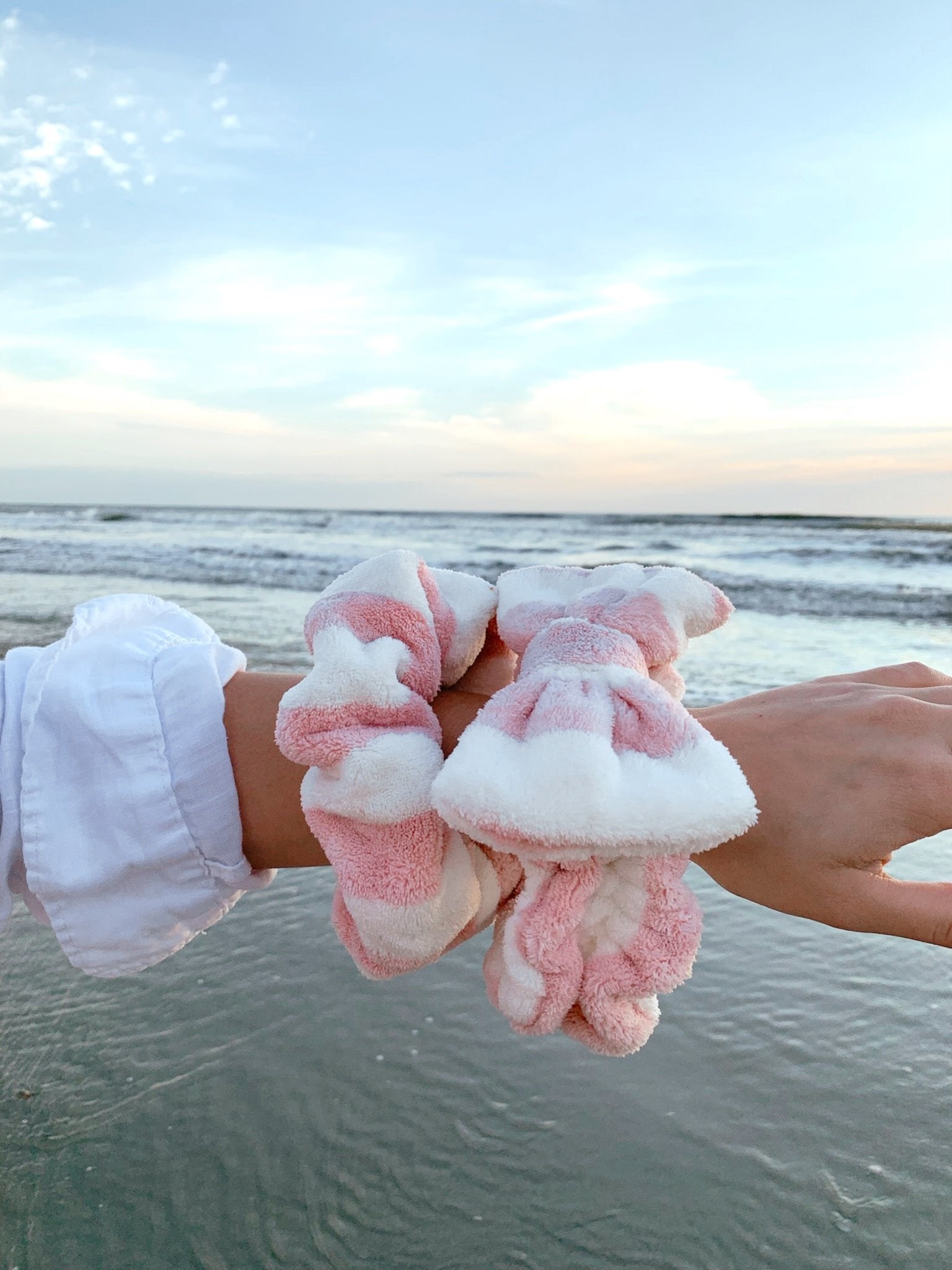 SET OF MICROFIBER TOWEL SCRUNCHIE & HEADBAND SET - Pink & White - Beyond Scrunchies