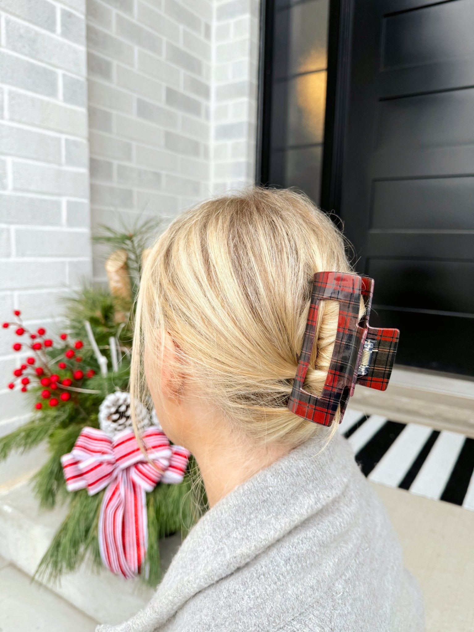 SQUARE CLAW CLIP - RED TARTAN - Beyond Scrunchies