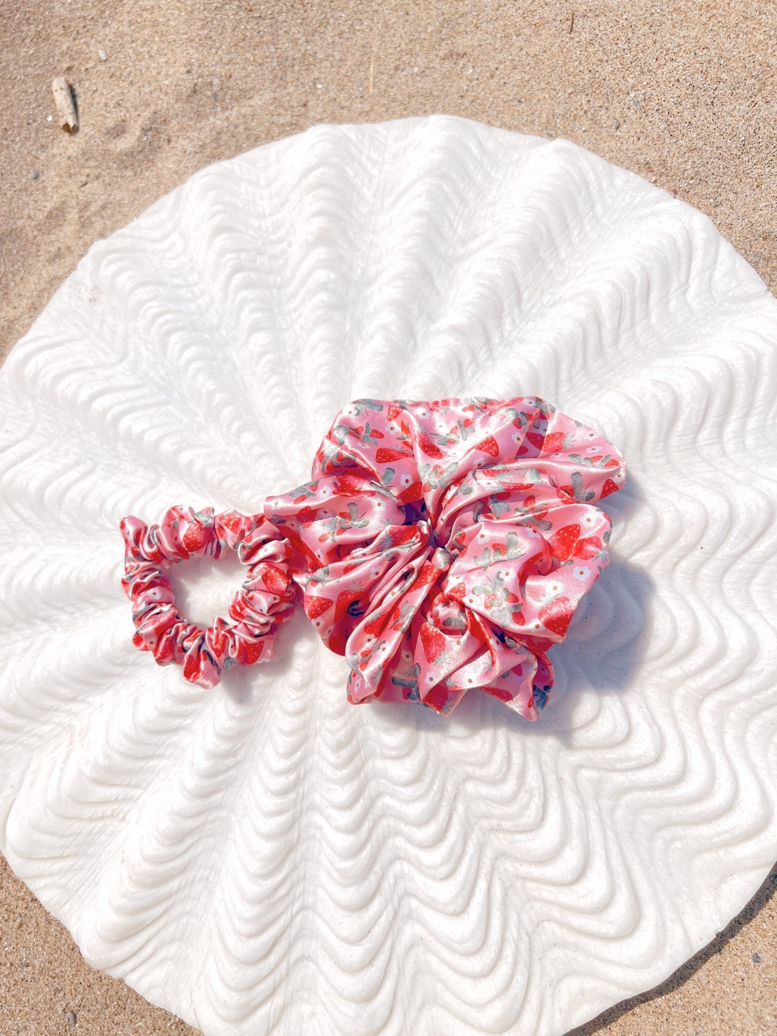 STRAWBERRY LOVER - Printed Silk Scrunchie - Beyond Scrunchies